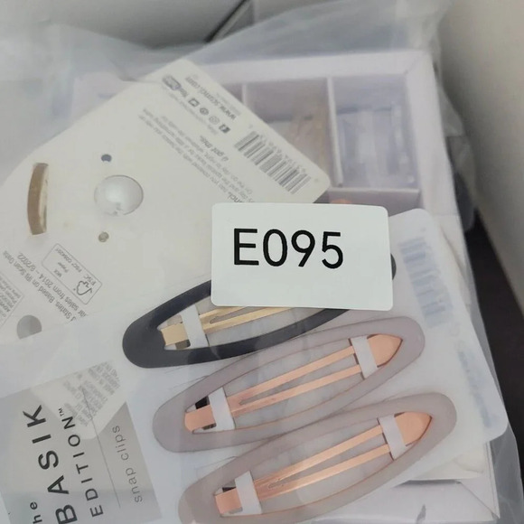 Bundle of 4 Packages Scunci Hair Accessory Gift Set 16CT - Picture 4 of 4